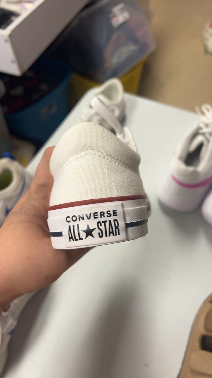 Converse Sneakers 9.5