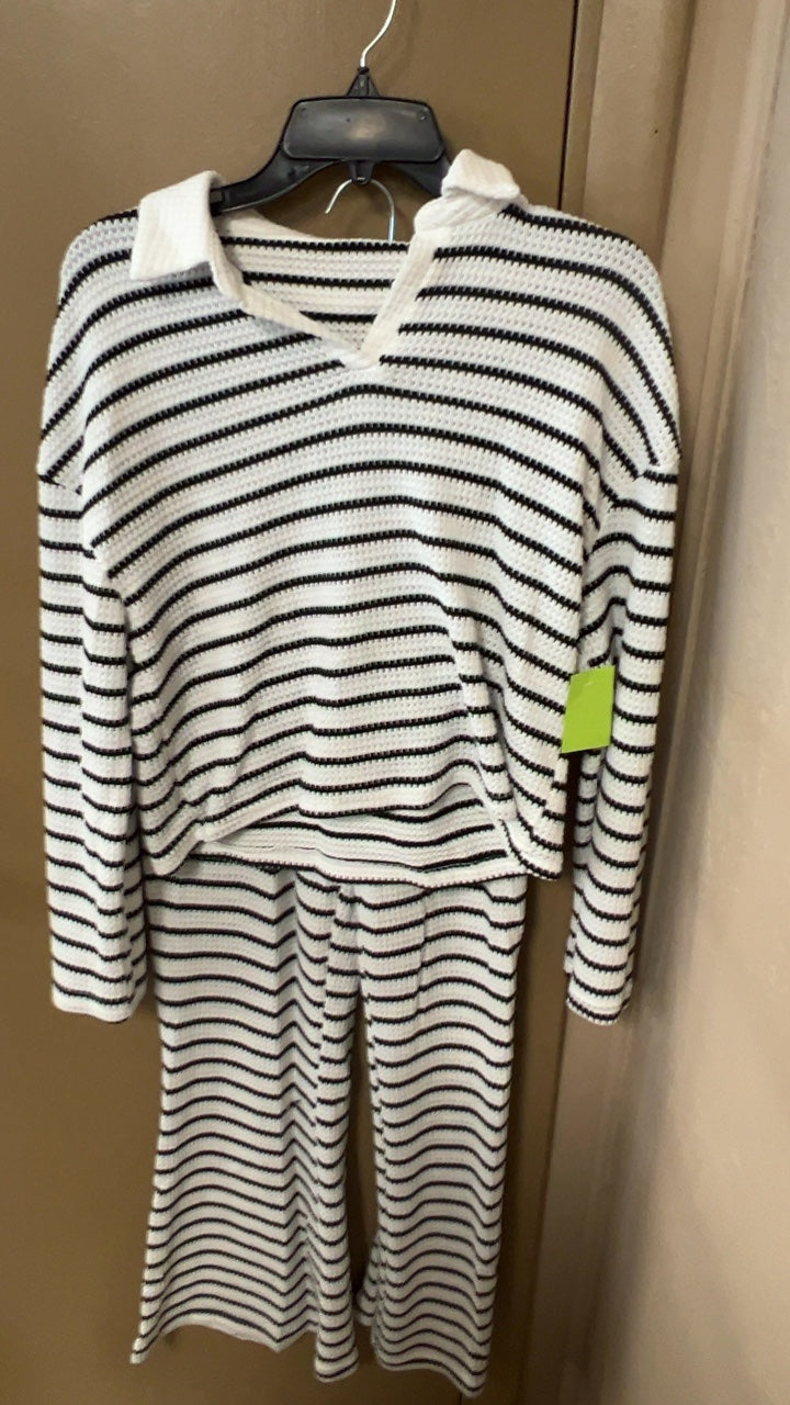 2 piece set Medium White black stripes