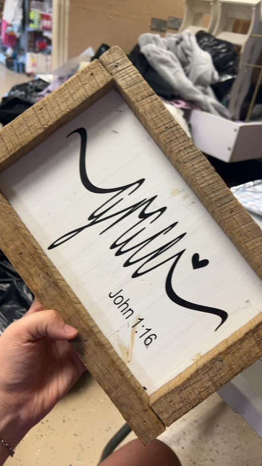 Sign/Decor White black wood