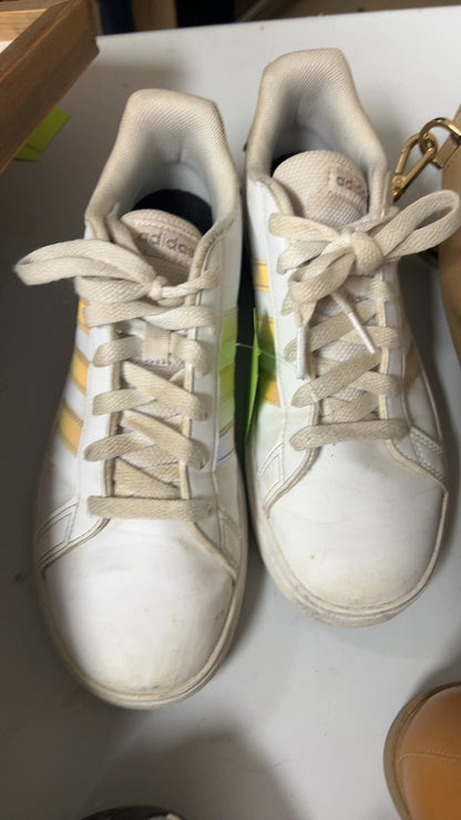 Adidas Sneakers 5.5 White