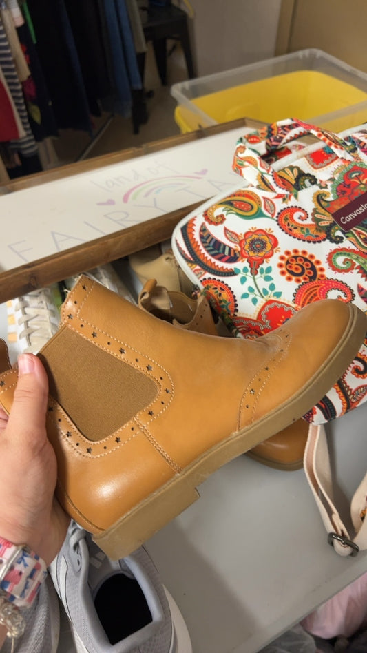 Boots Youth 4 Tan