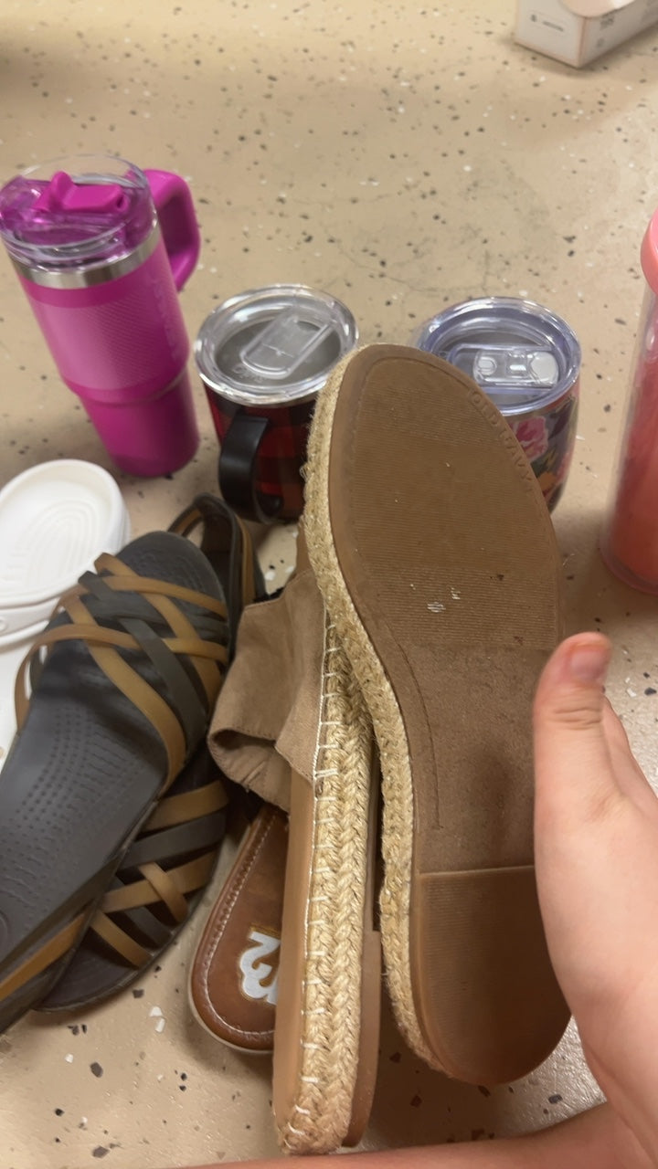OLD NAVY Sandals 8 Beige
