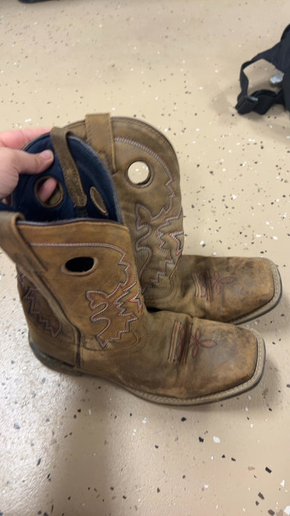 Boots 6.5 Brown