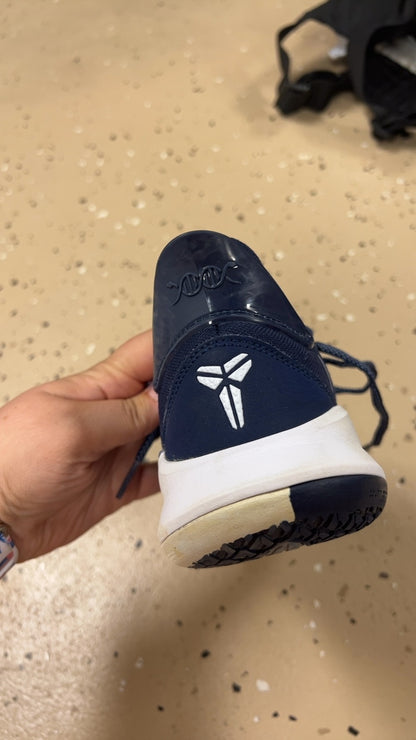 Nike Sneakers Mens 7 Navy blue and white
