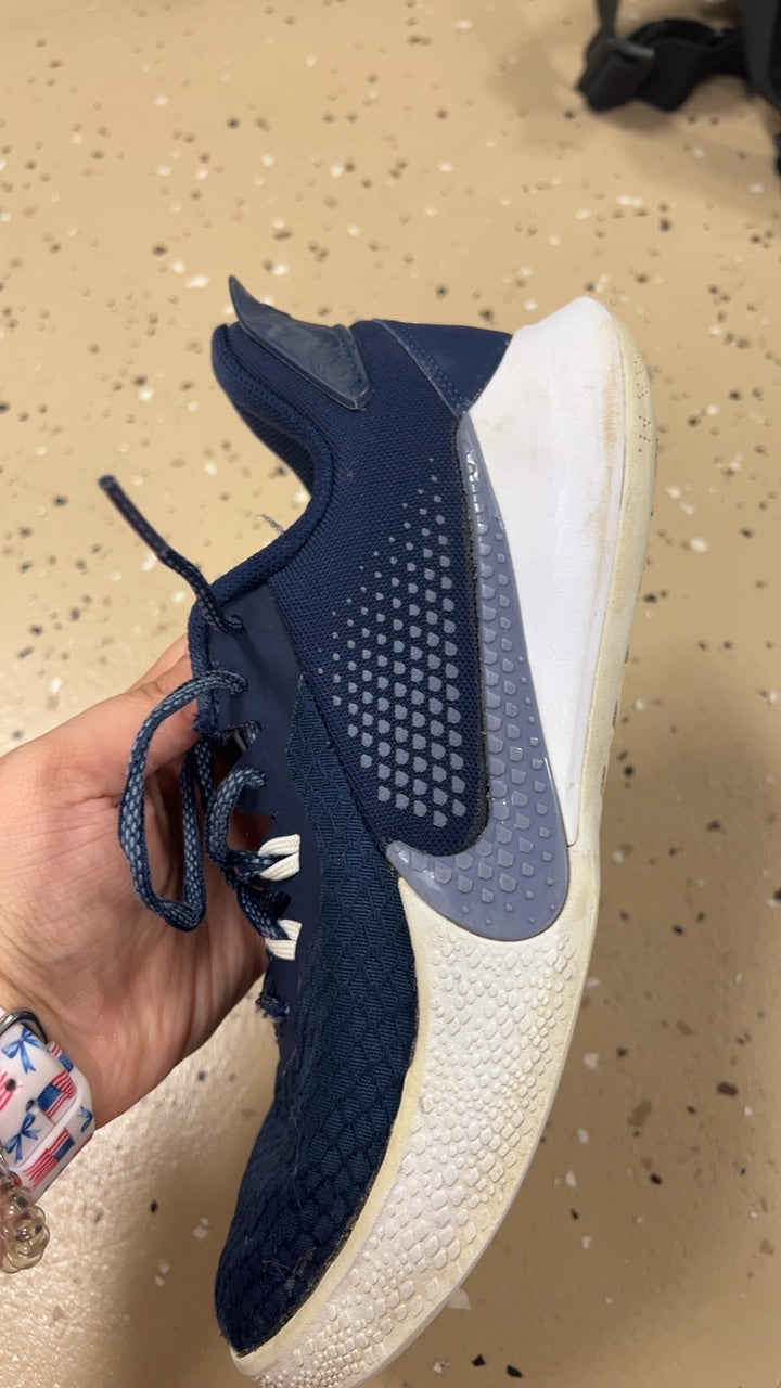 Nike Sneakers Mens 7 Navy blue and white