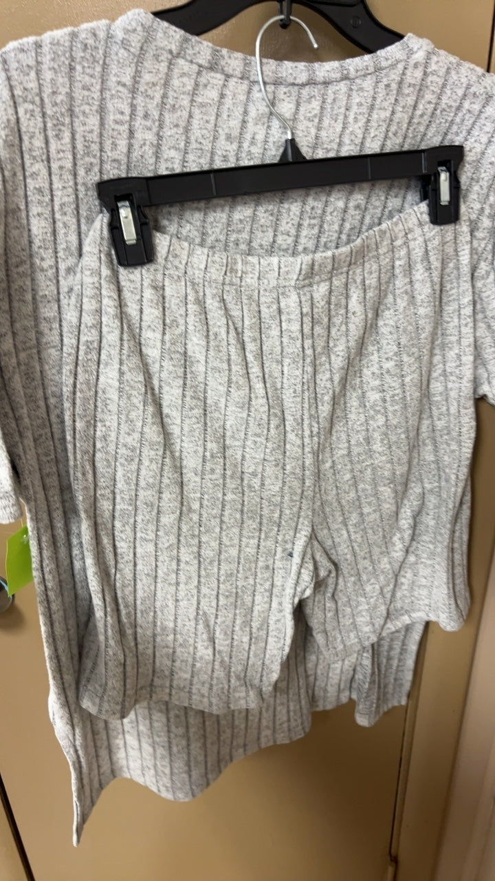 2 piece set Large Gray