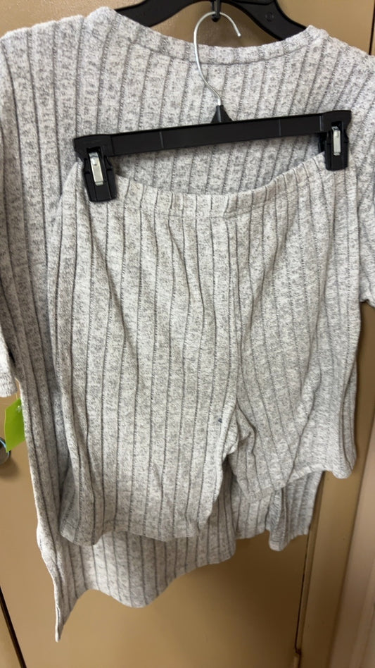 2 piece set Large Gray