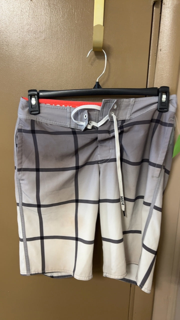 American Eagle Shorts MENS SMALL Gray with a checkered pattern
