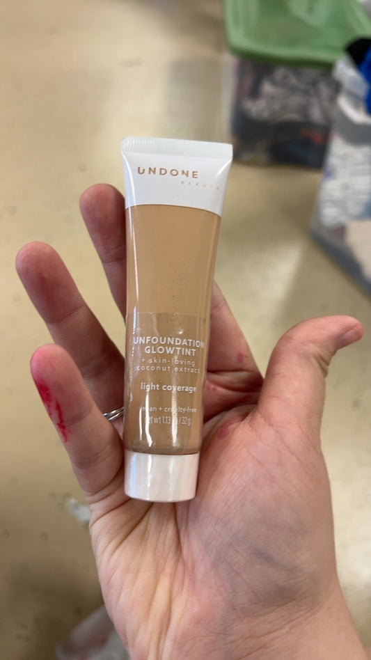 UNDONE BEAUTY Makeup Beige
