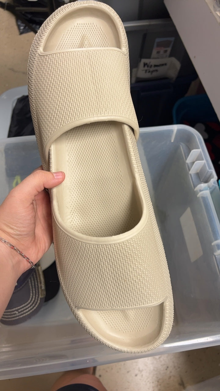 Slippers 10/11 Cream