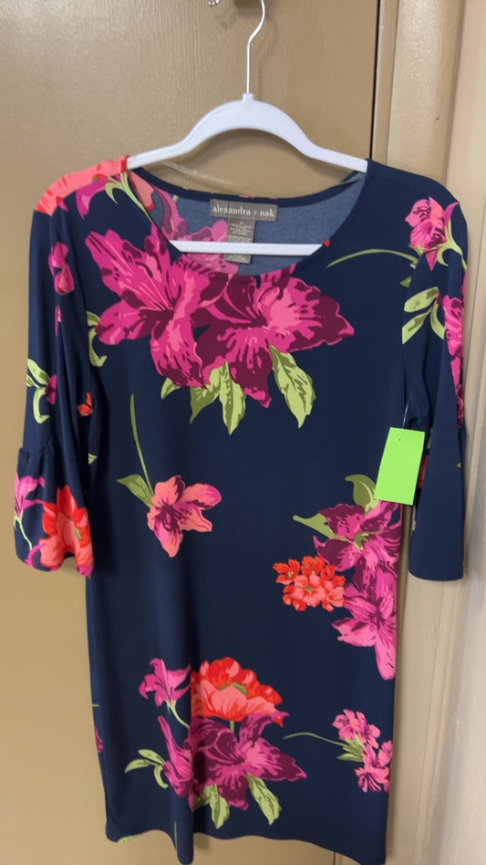 Dress Medium Navy floral pattern