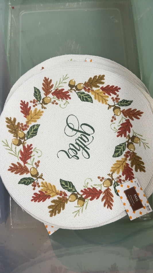 Placemat leaves pattern