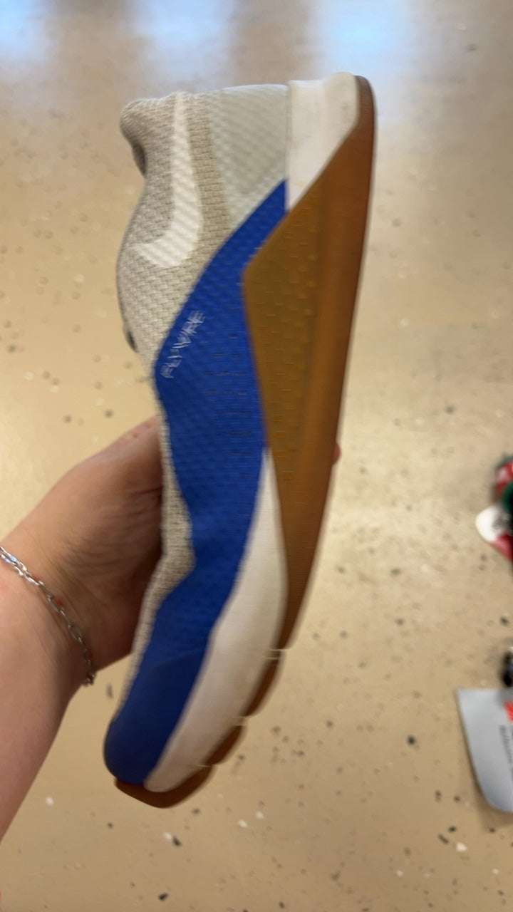 Nike Sneakers Mens 8.5 Beige and Blue