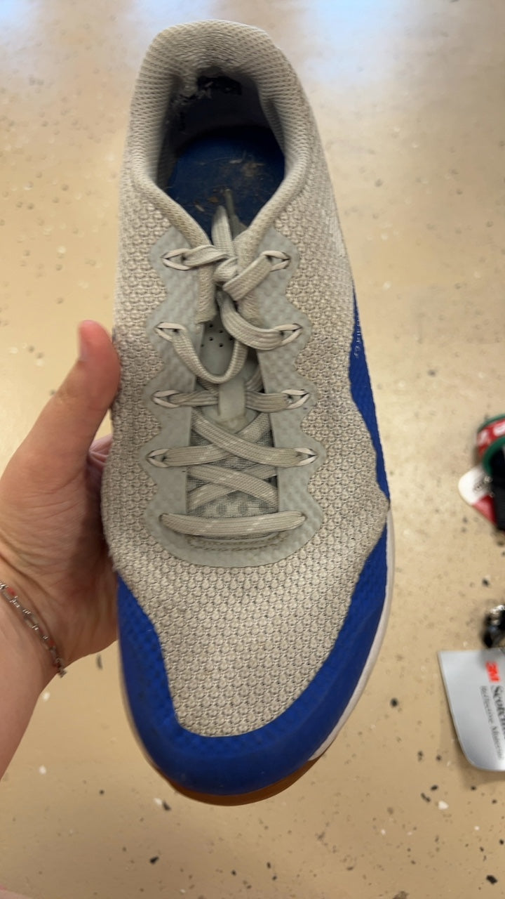 Nike Sneakers Mens 8.5 Beige and Blue
