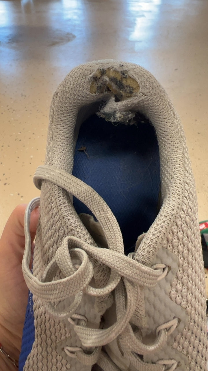 Nike Sneakers Mens 8.5 Beige and Blue
