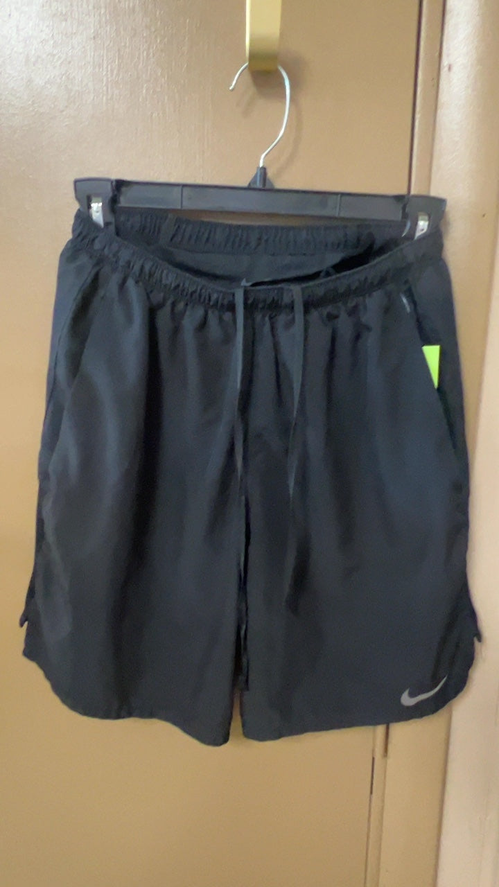 Nike Shorts YOUTH Large Black