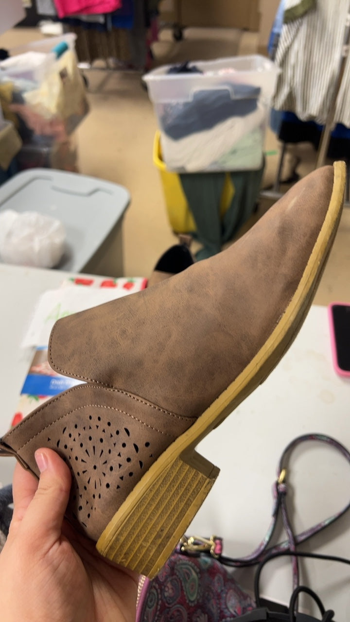 Boots 9 Brown