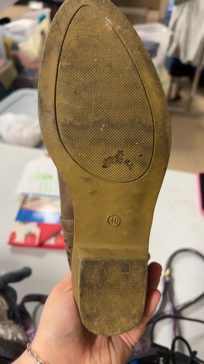 Boots 9 Brown
