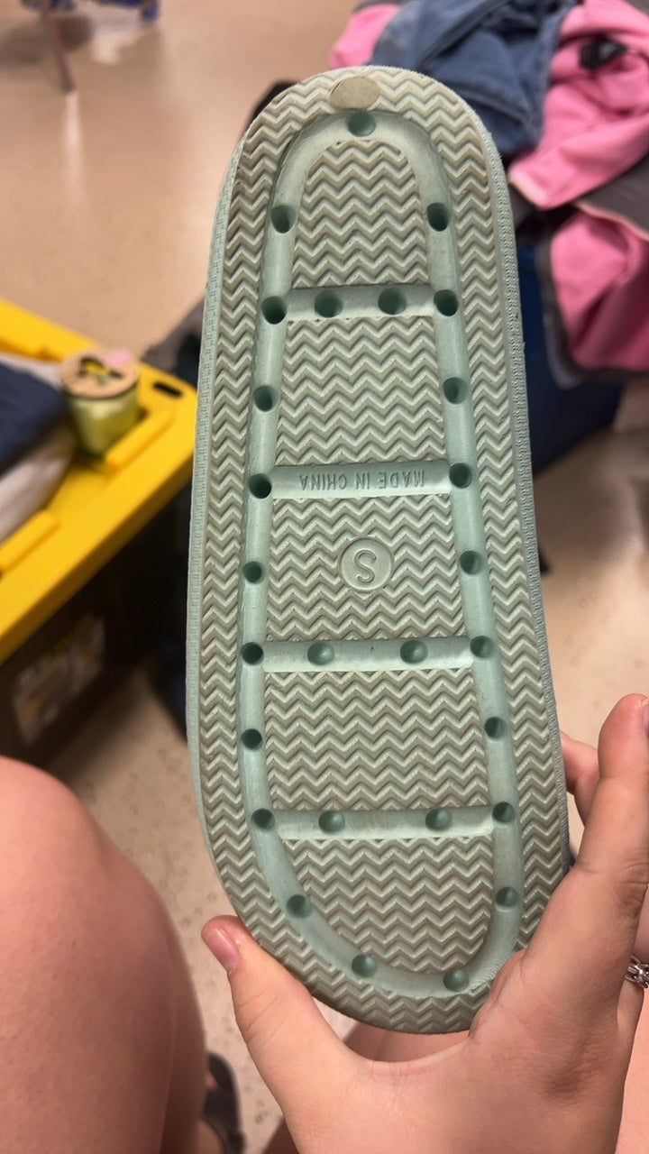 Slippers 6/7 Mint green