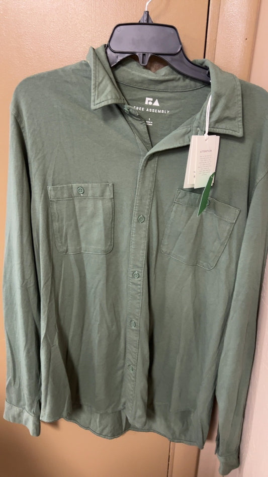 FREE ASSEMBLY Shirt Large Olive green