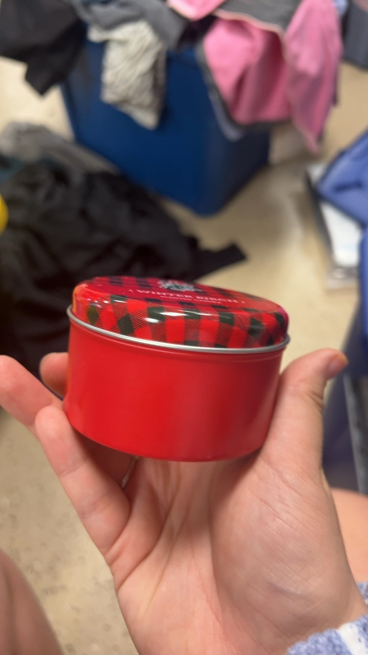 Candle Red and black plaid