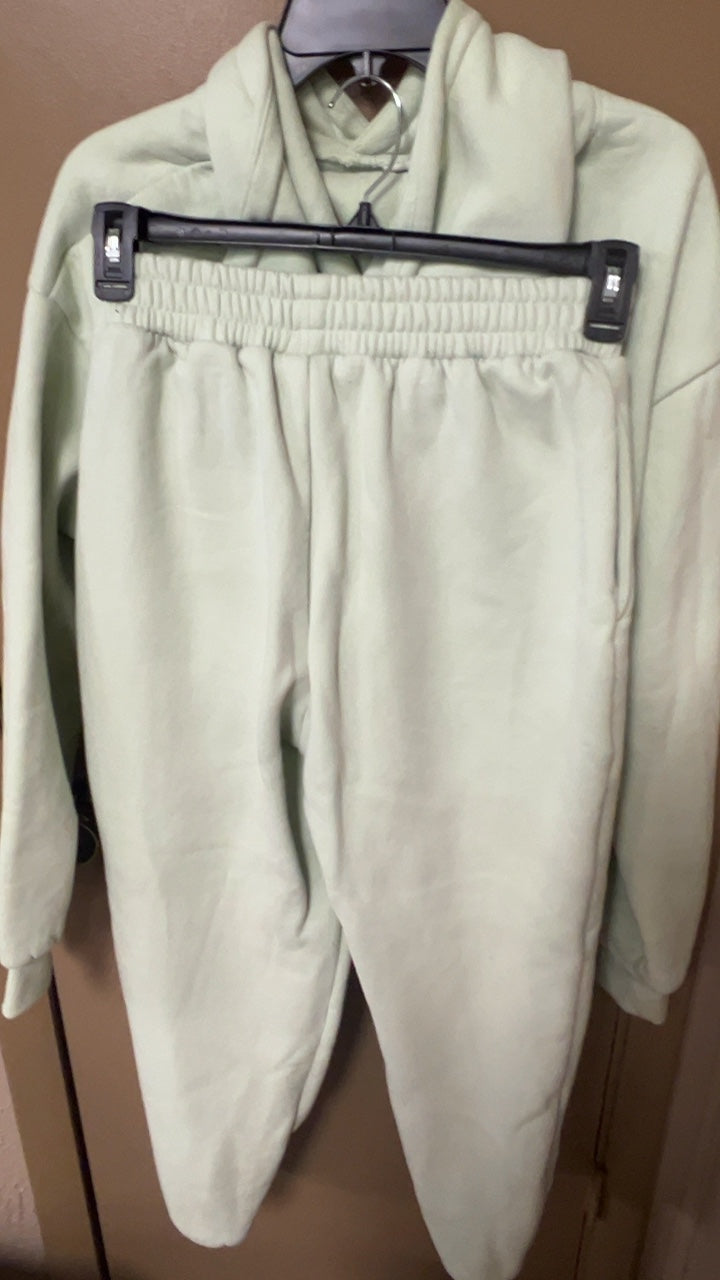 Comfrt 2 piece set Mint Greensome spots