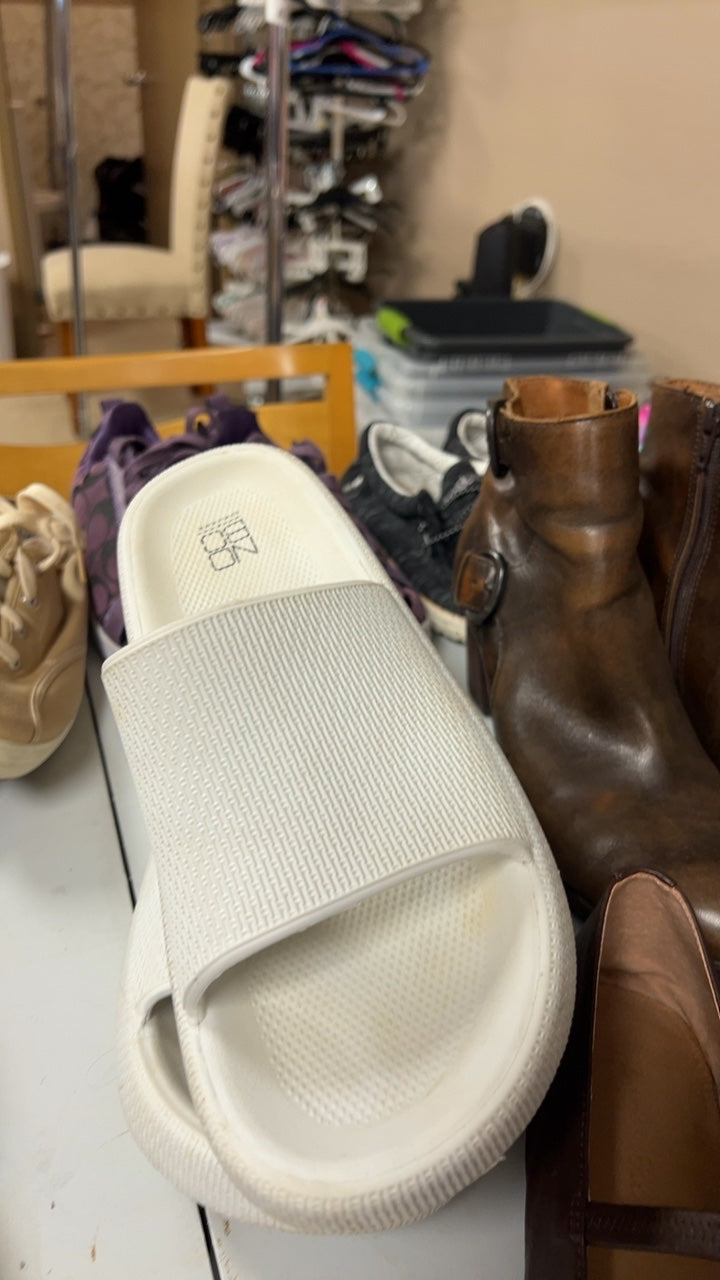 Slippers 8 White