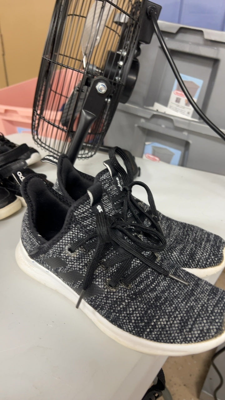 Adidas Sneakers 7 Black and white