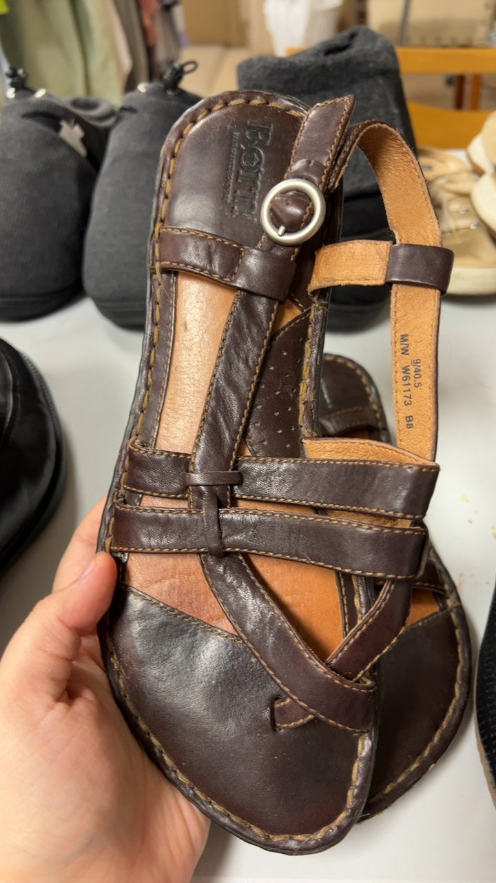 Born Sandals 9 Dark Brown