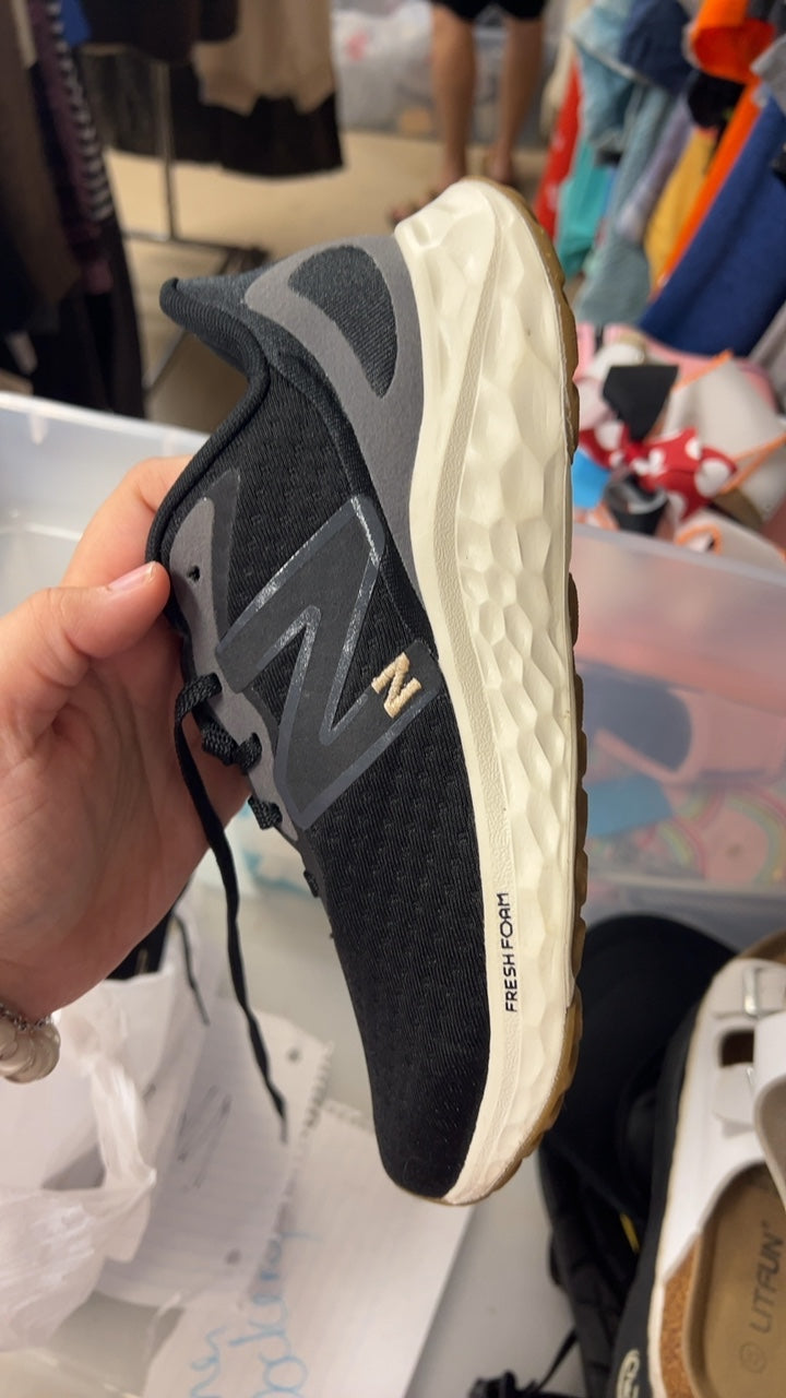 New Balance Sneakers 7 Black, Gray, White