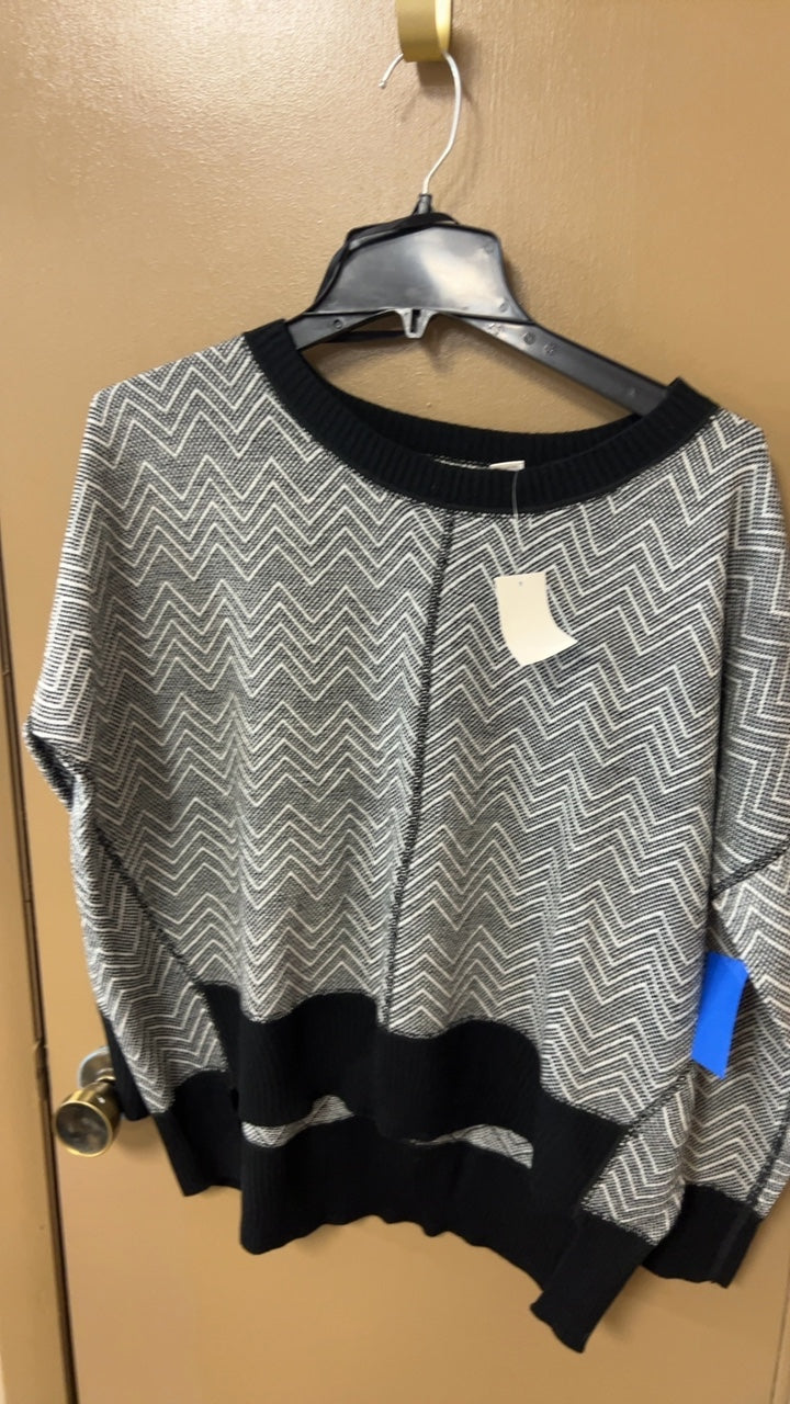 Sweater Small Black, White