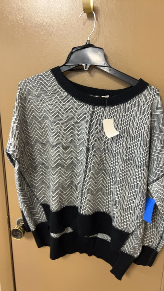 Sweater Small Black, White