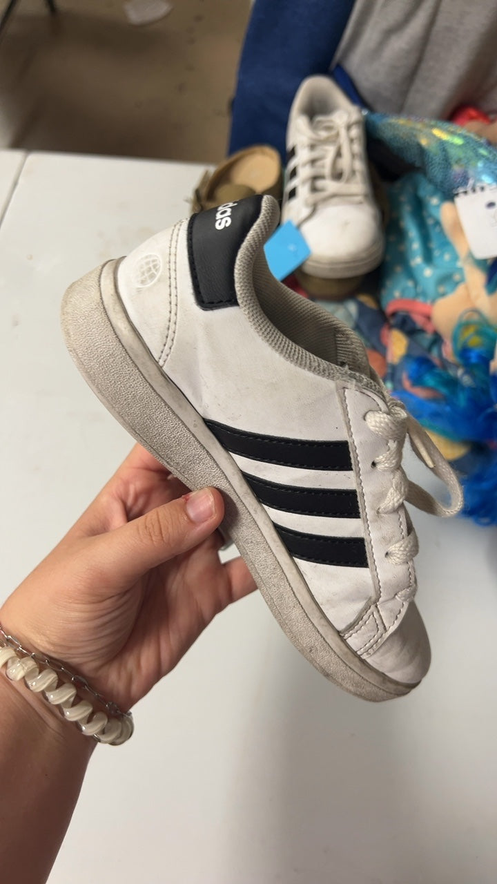 Adidas Sneakers Youth 13.5 White with black accents
