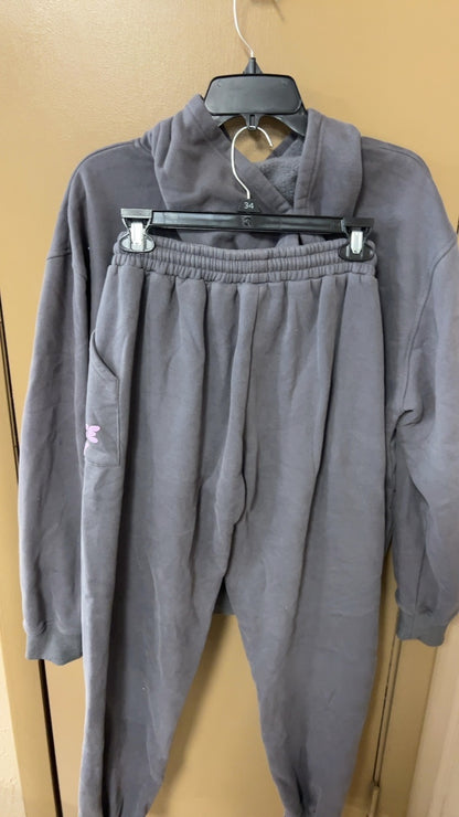White fox Sweatshirt 2 piece set Small Pants Medium/Large Sweatshirt Gray