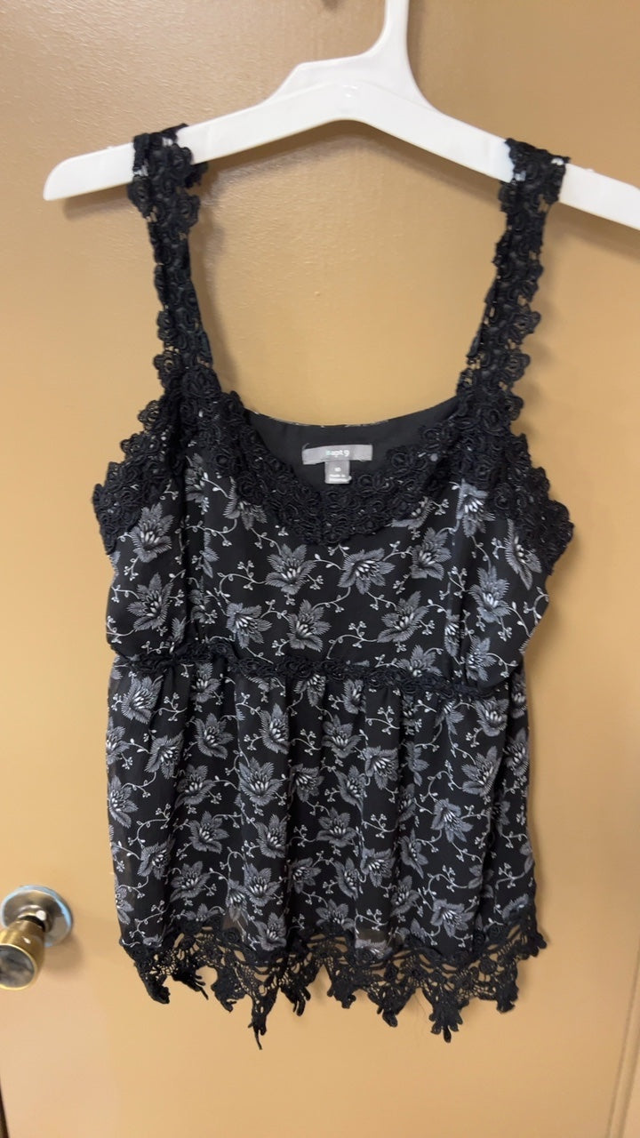 APT 9 Tank top Medium Black and white