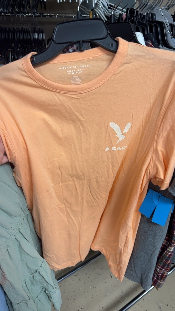 American Eagle T-Shirt Medium Peach