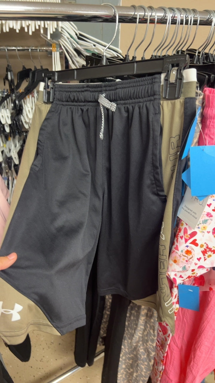 Under Armour Shorts Youth XL Black