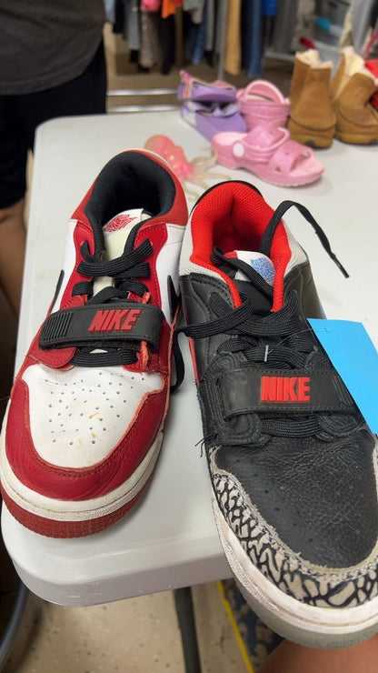Nike Sneakers Youth 7 Red and Black