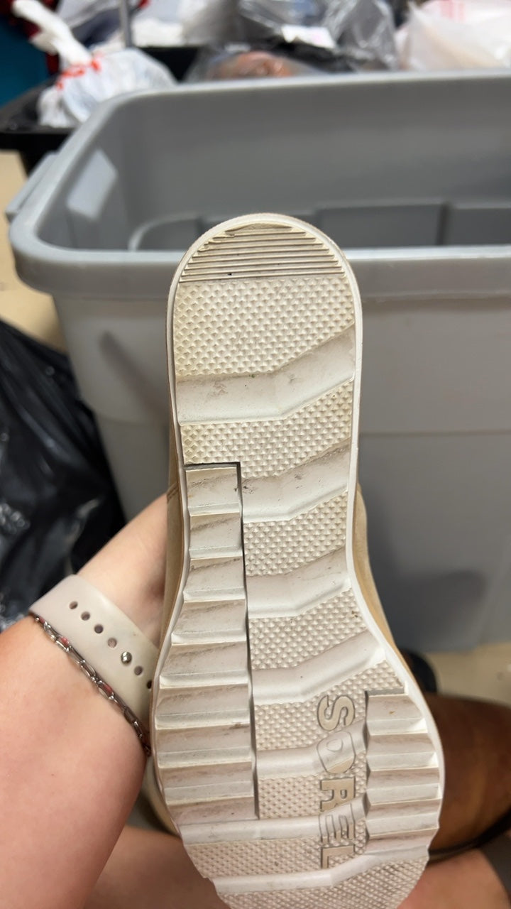 Sorel Sneakers 9.5 Beige