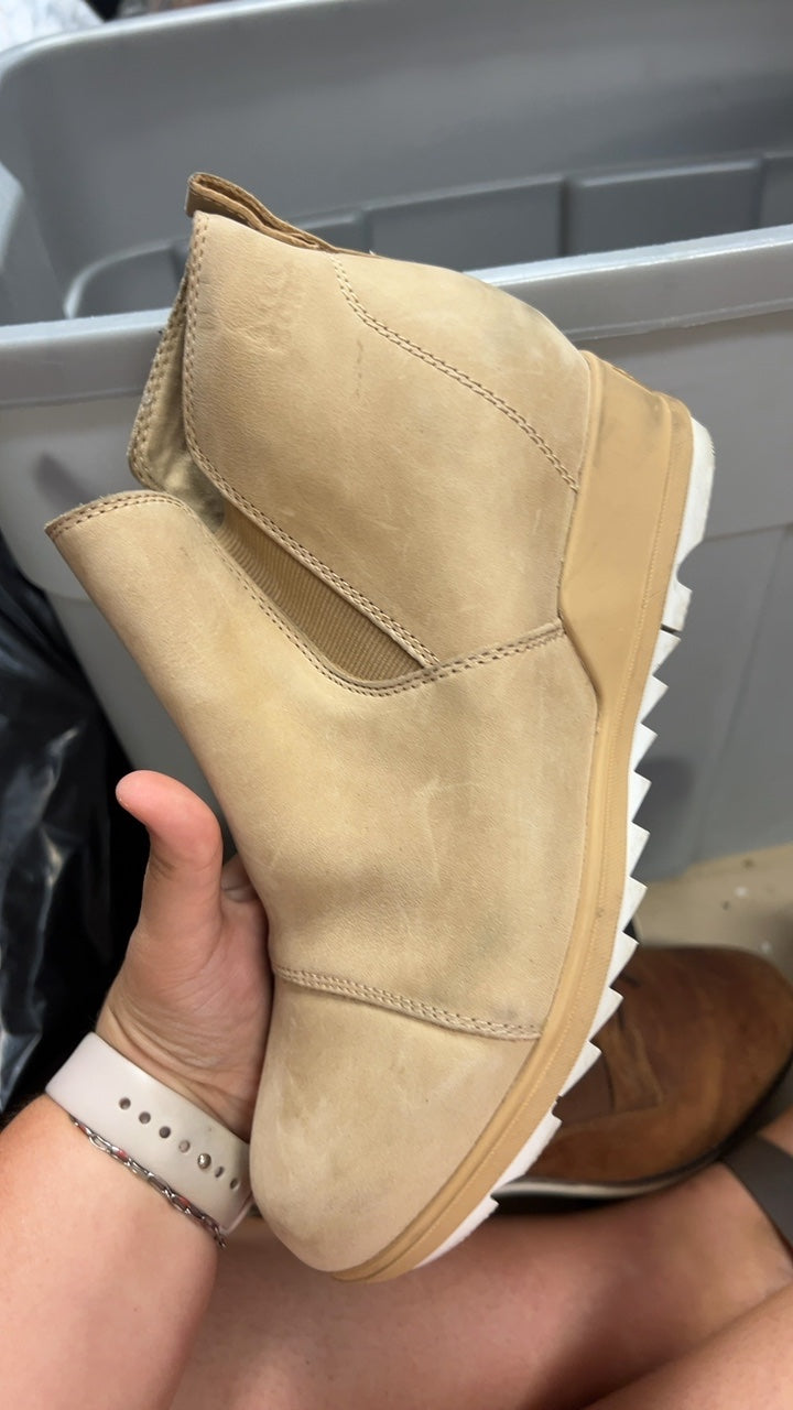 Sorel Sneakers 9.5 Beige