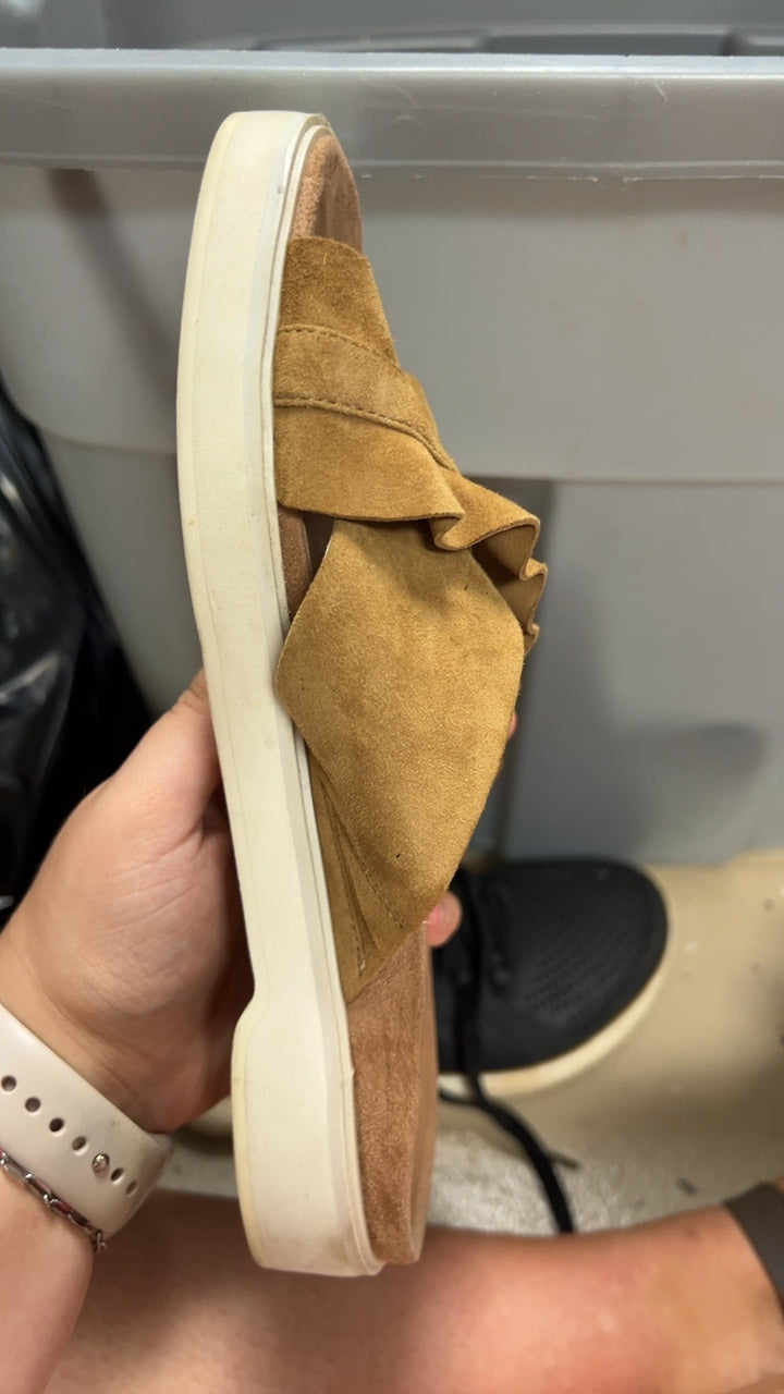 Vionic Sandals 7.5 Beige/Tan