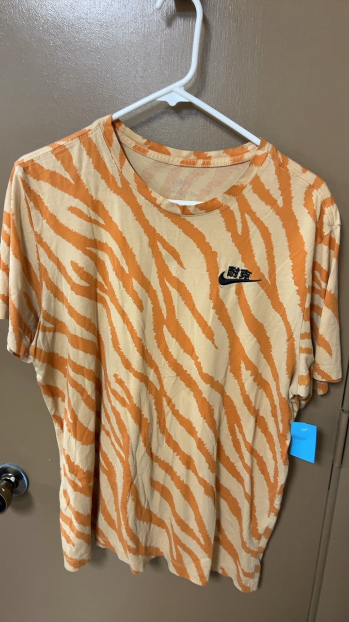 Nike T-Shirt Large Orange and beige