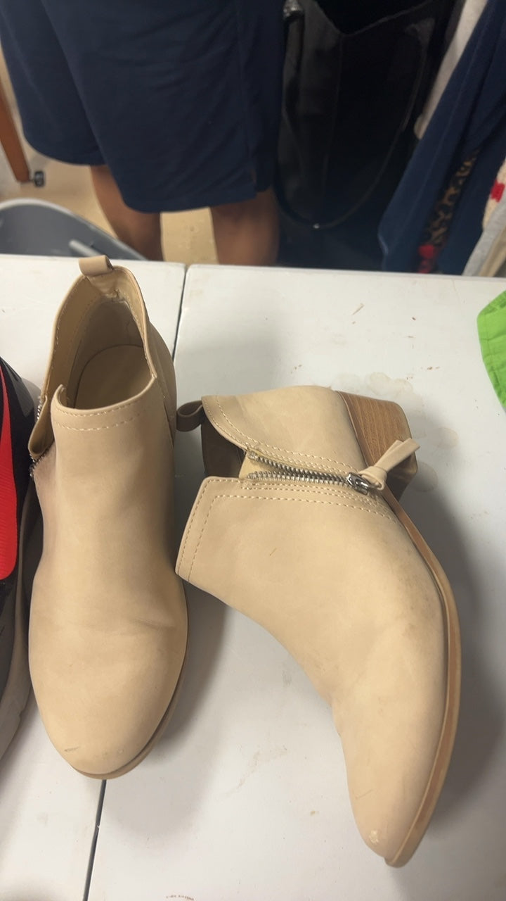 Boots 8.5 Beige