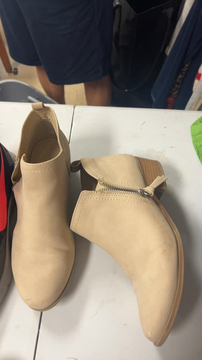 Boots 8.5 Beige