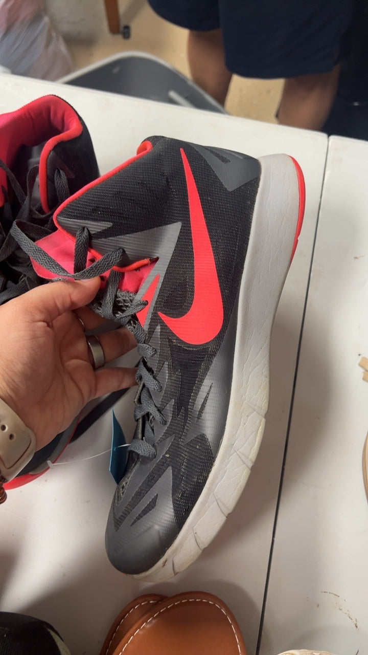 Nike Sneakers Mens 10 Gray/Black/Red