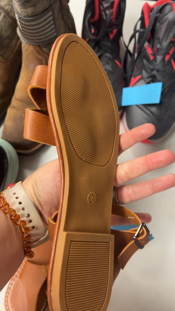 Sandals 8 Brown