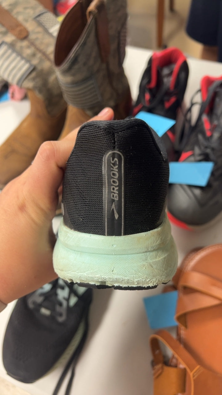 Brooks Sneakers 9.5 Black and mint green
