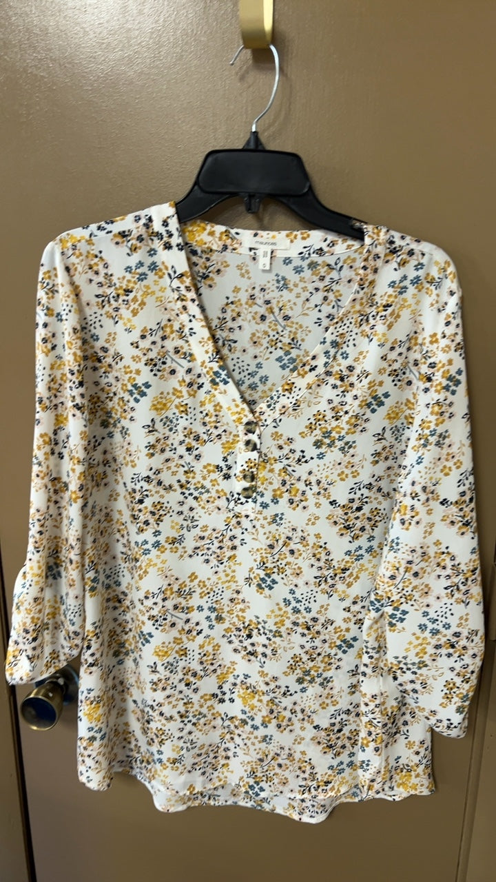 Shirt 0XL White with yellow, blue, and brown floral pattern