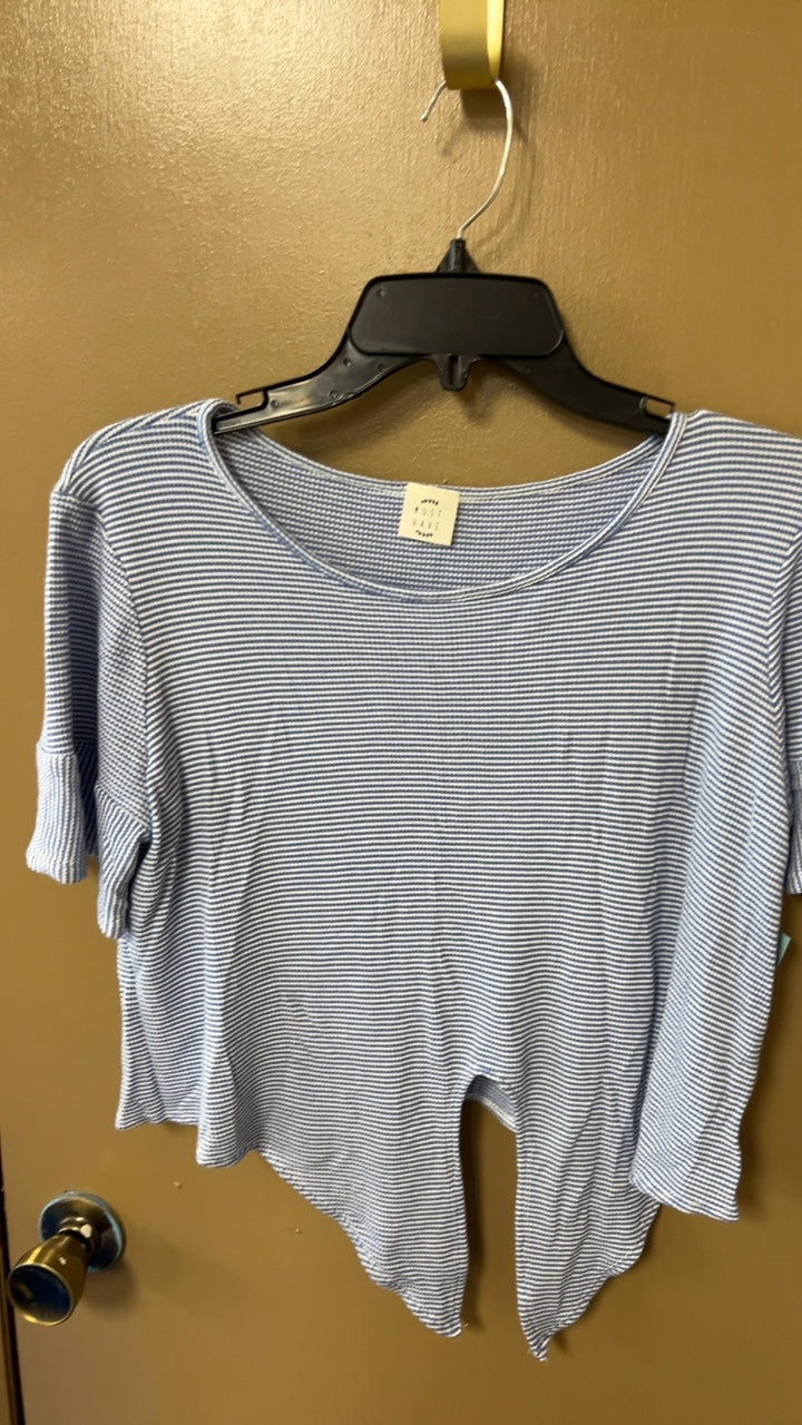 Top Medium Blue and White