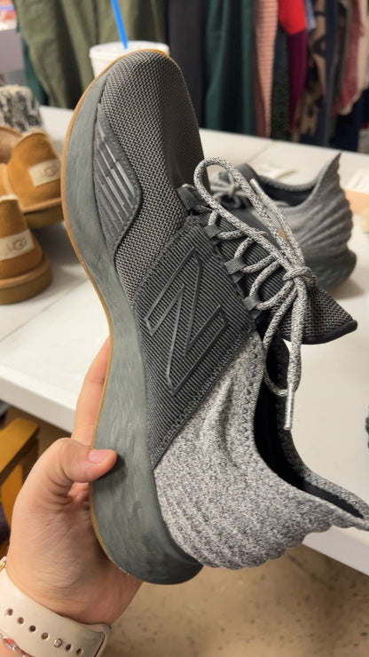 New Balance Sneakers Mens 10.5 Dark Gray